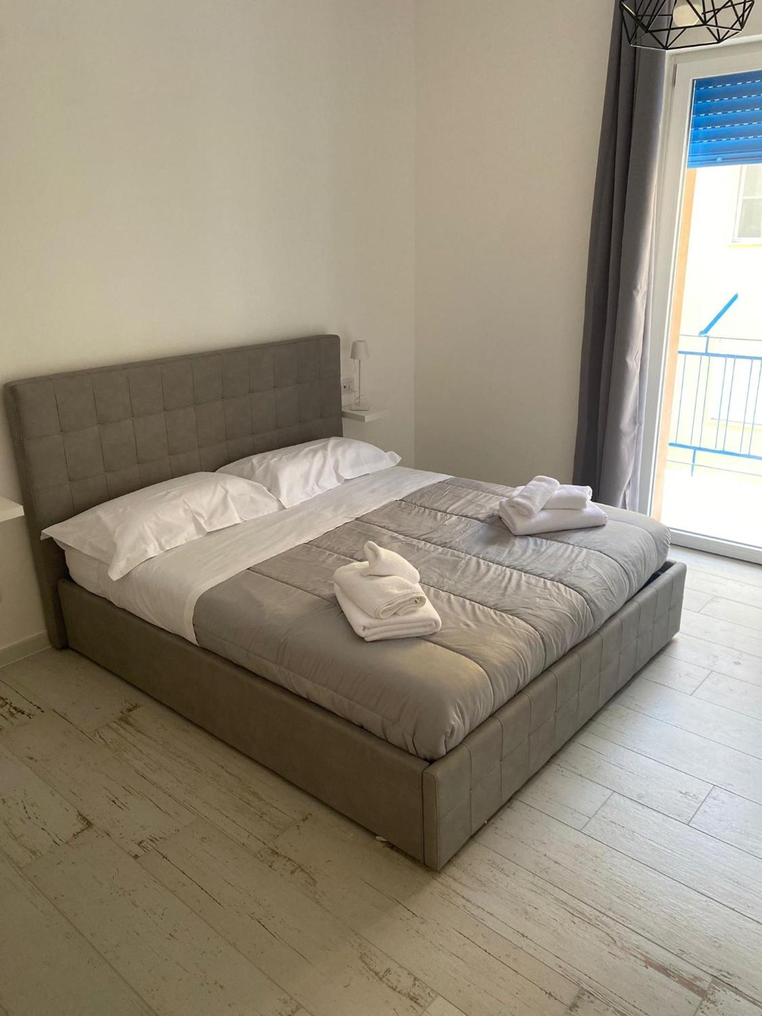 Maison Appartaments Бари Екстериор снимка